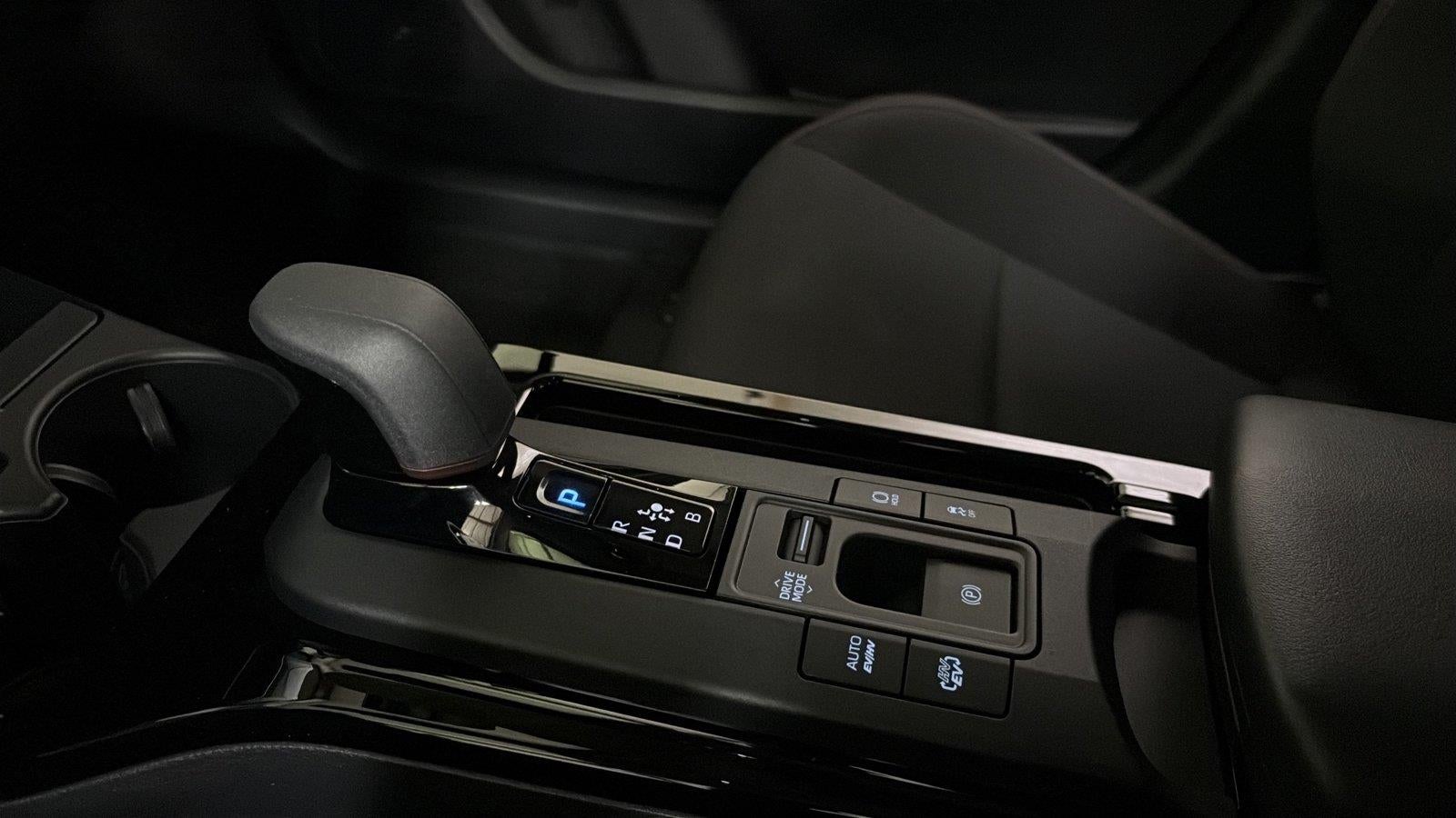 2026 Toyota Prius Plug-in Hybrid SE