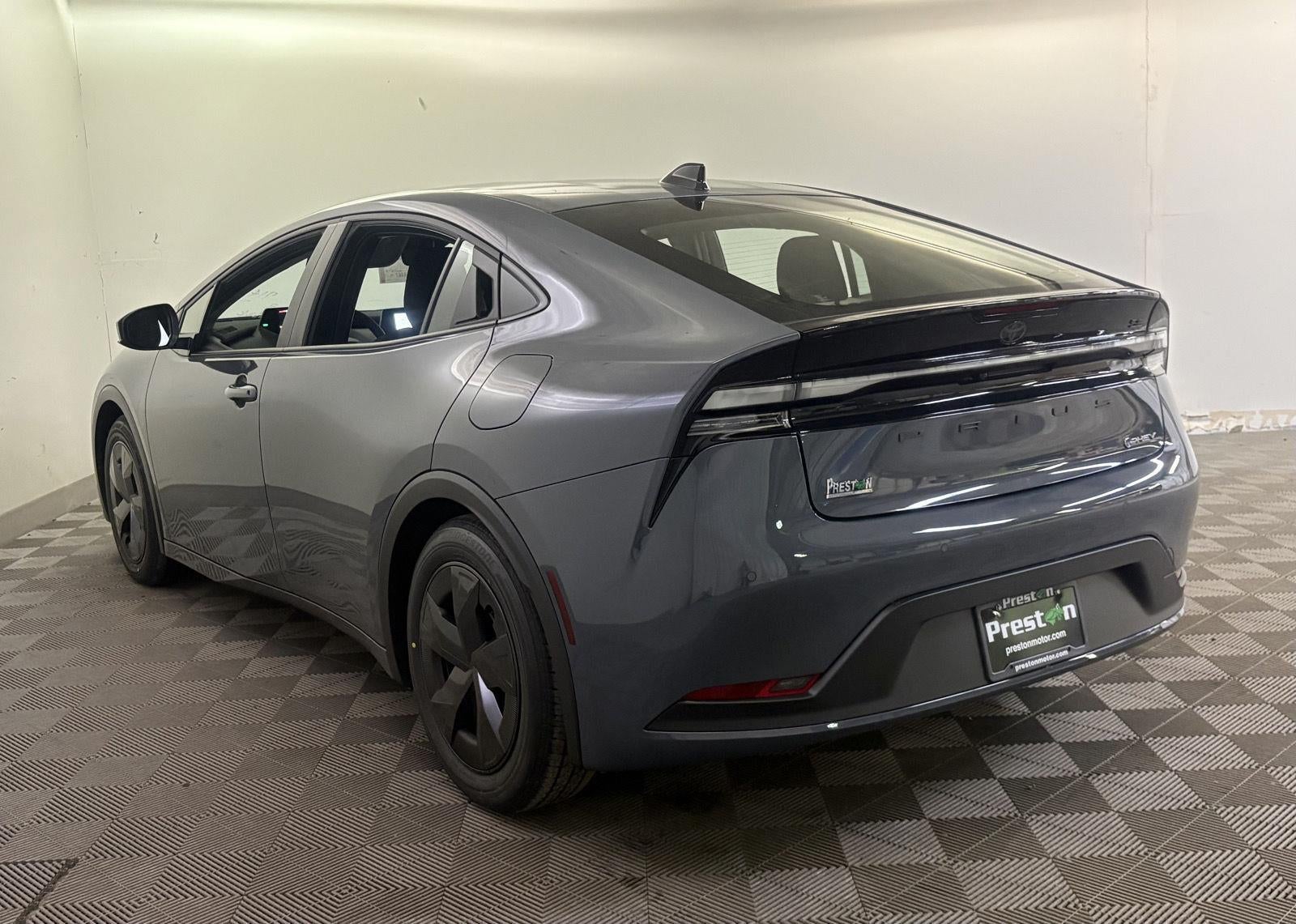 2026 Toyota Prius Plug-in Hybrid SE
