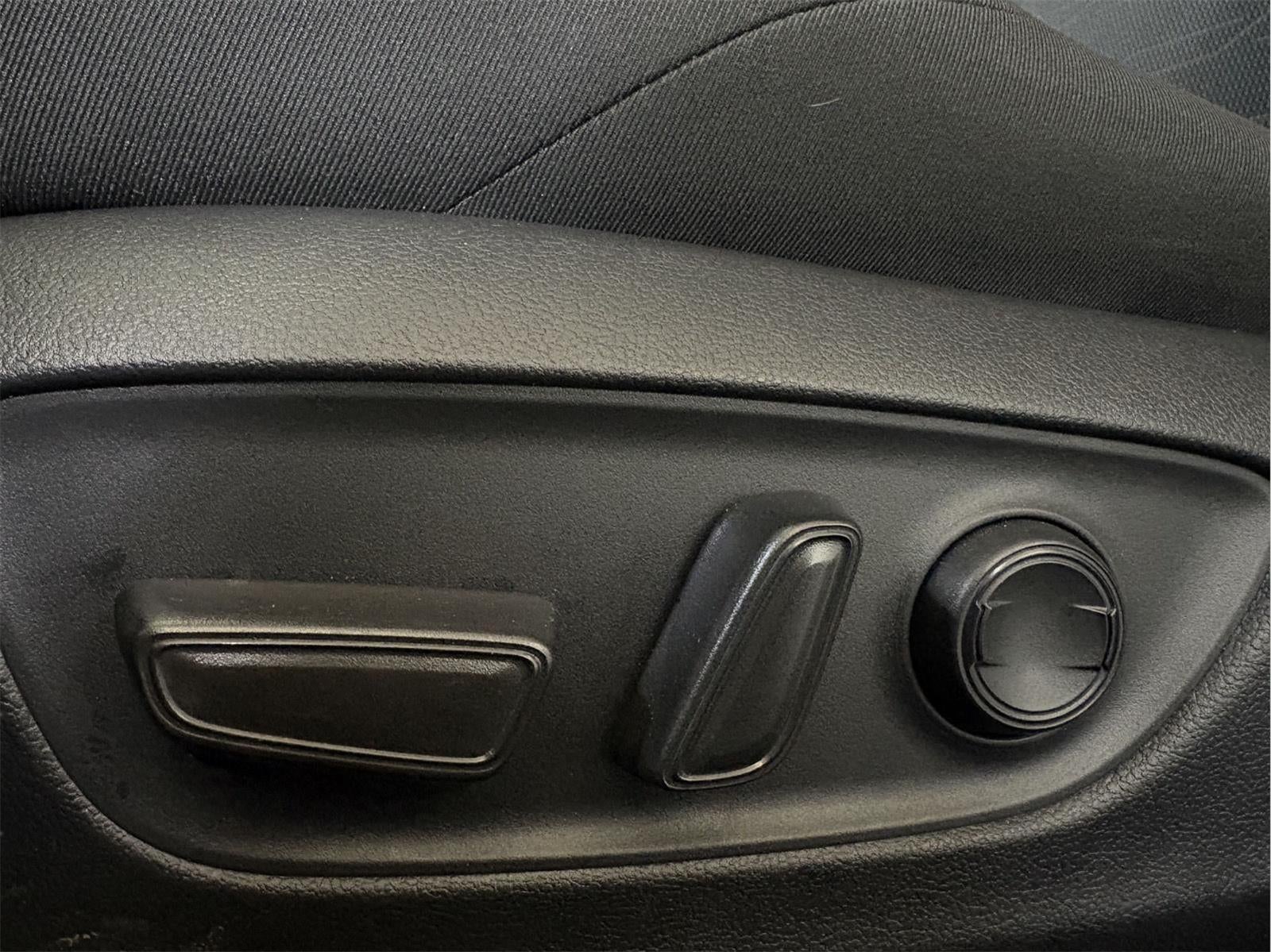 2025 Toyota RAV4 SE AWD SE