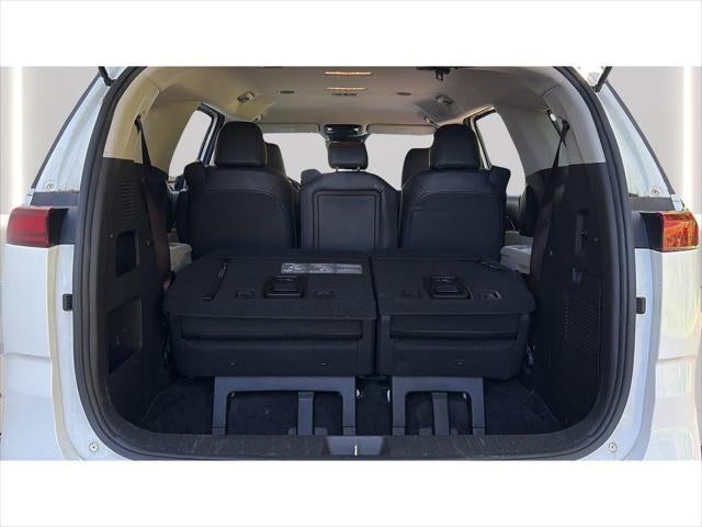 2022 Kia Carnival LXS