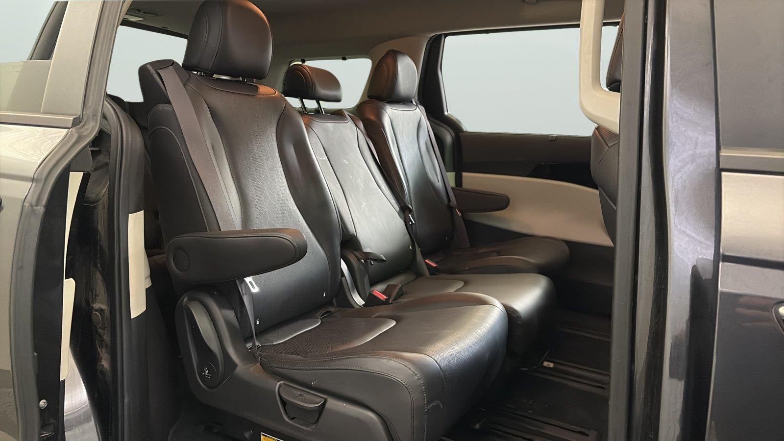 2022 Kia Carnival EX