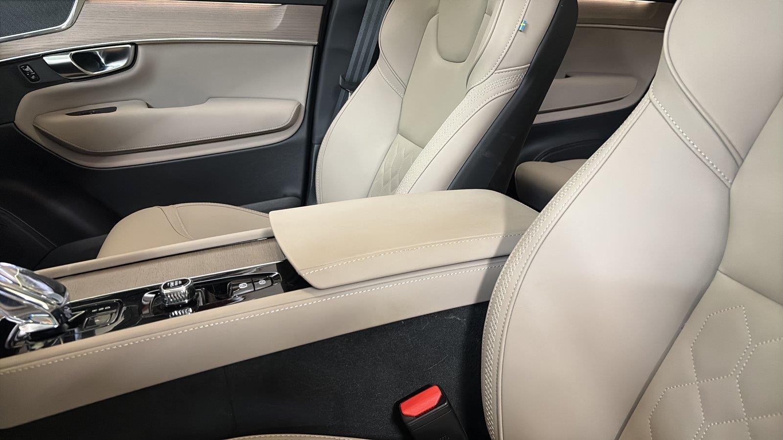 2025 Volvo XC90 Plus
