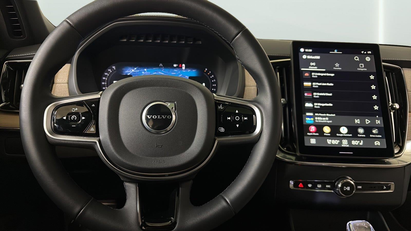 2025 Volvo XC90 Plus