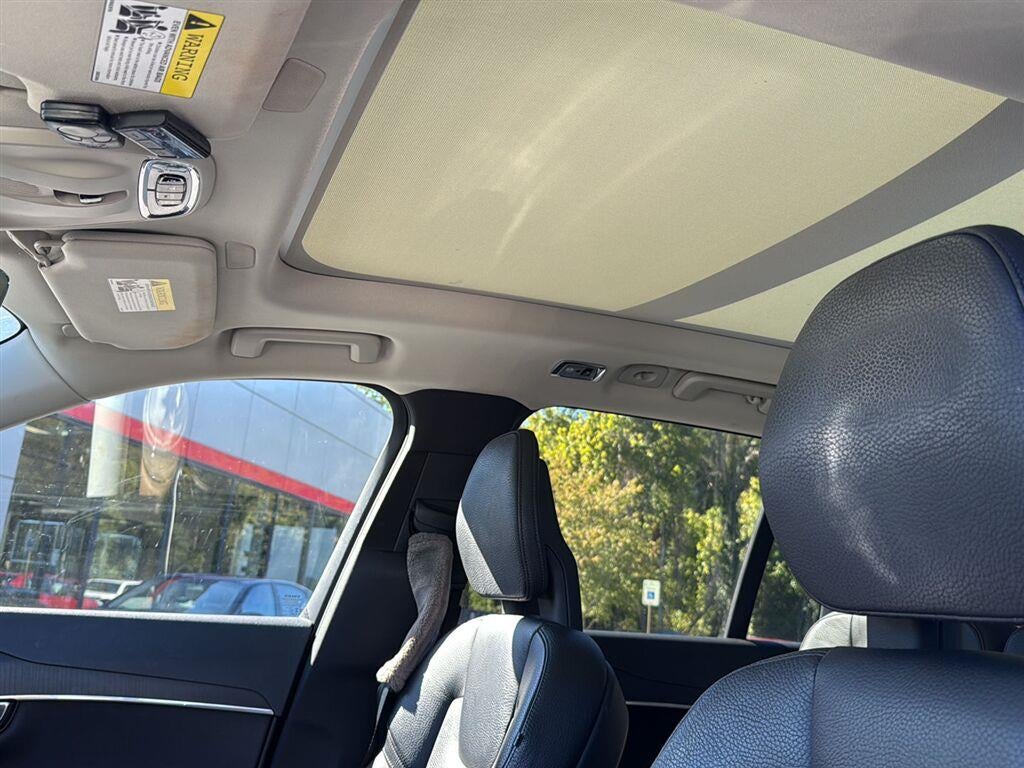 2020 Volvo XC90 Momentum