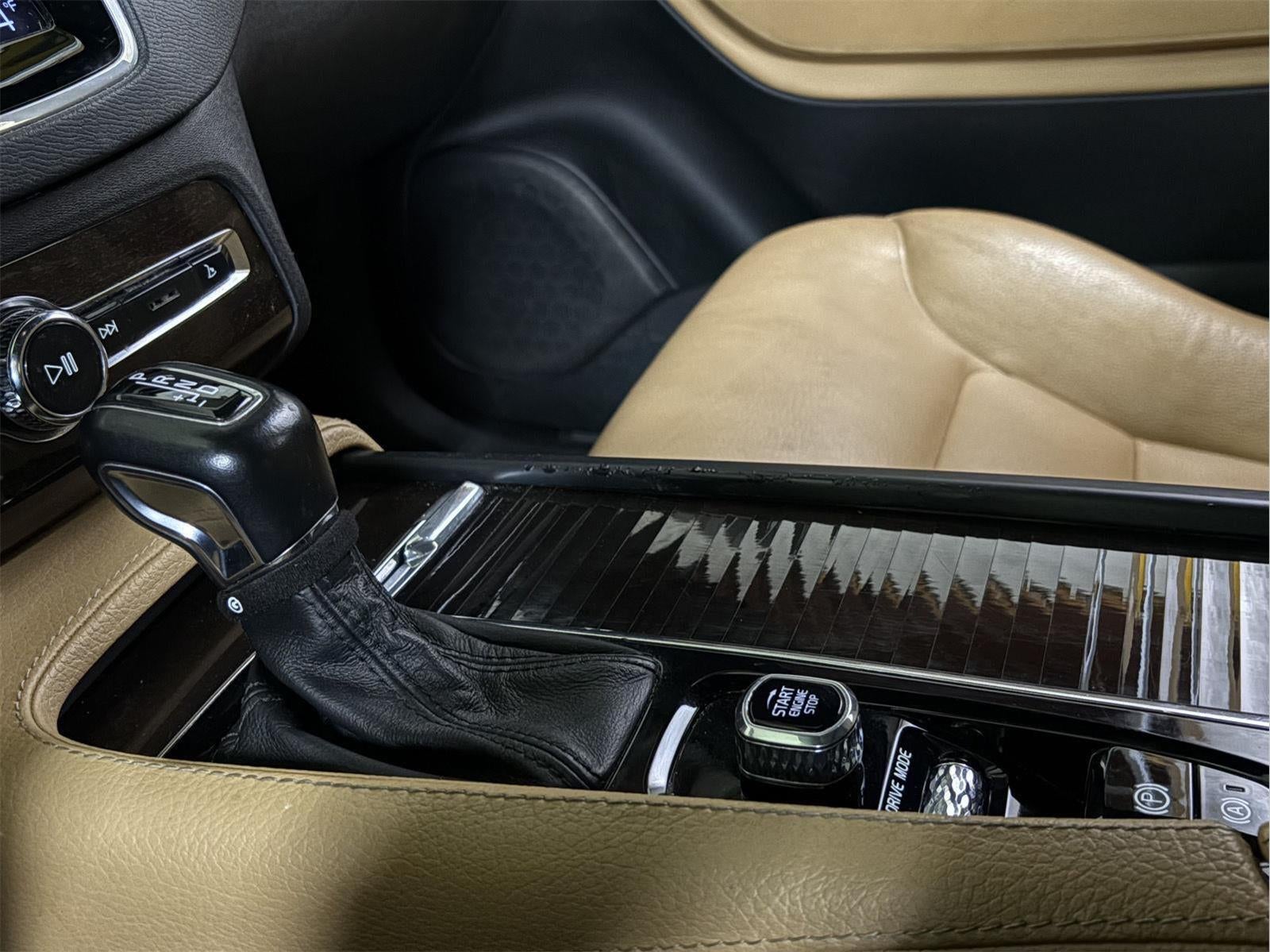 2019 Volvo XC90 Momentum