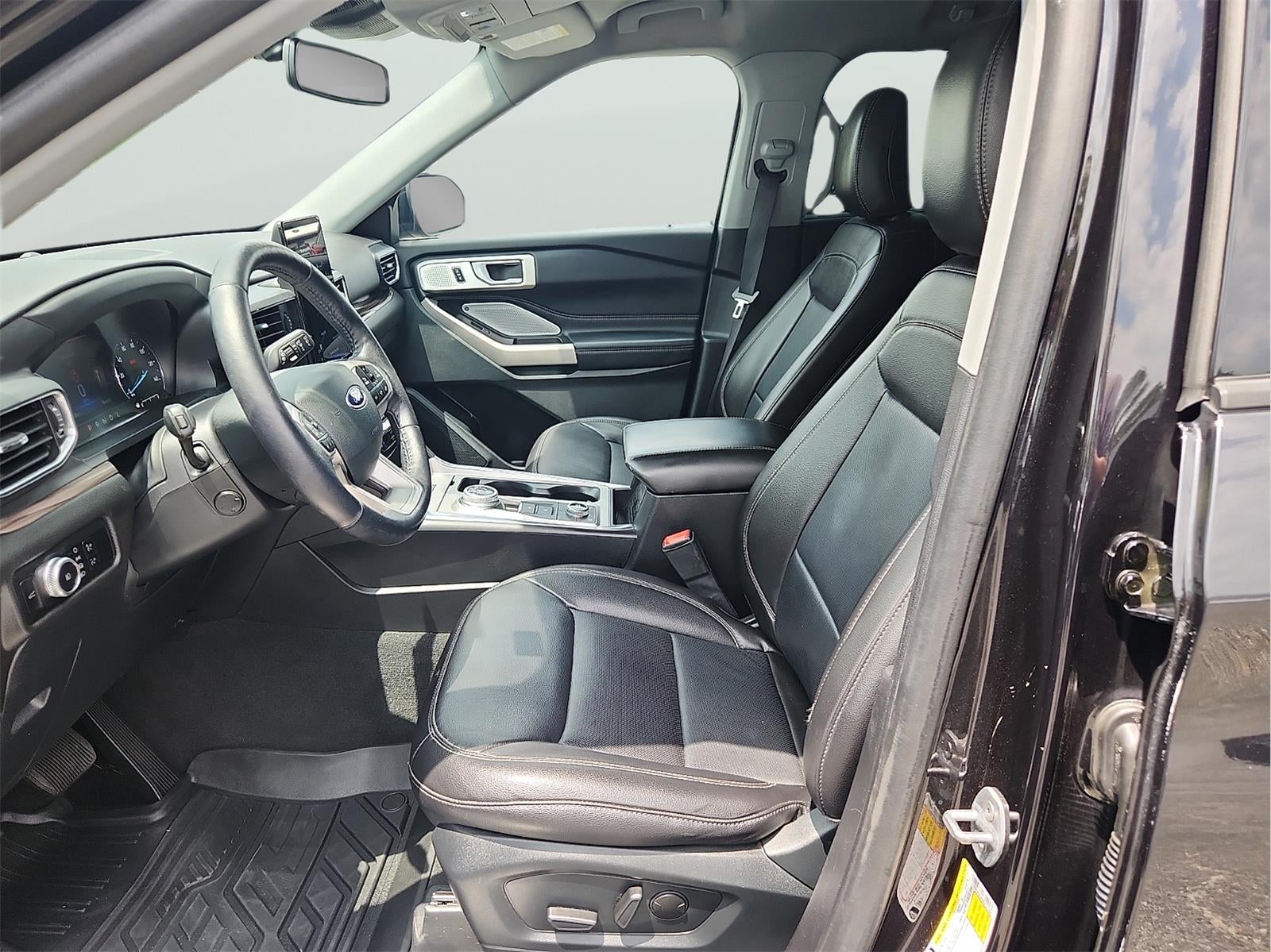 2022 Ford EXPLORER Base
