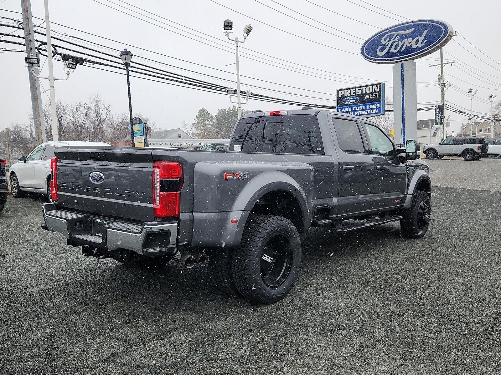 2026 Ford Super Duty F-450 DRW XLT