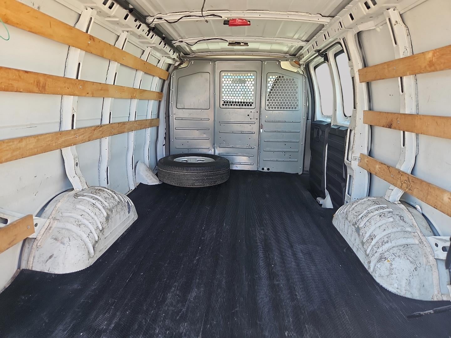 2015 GMC Savana Cargo Van Base