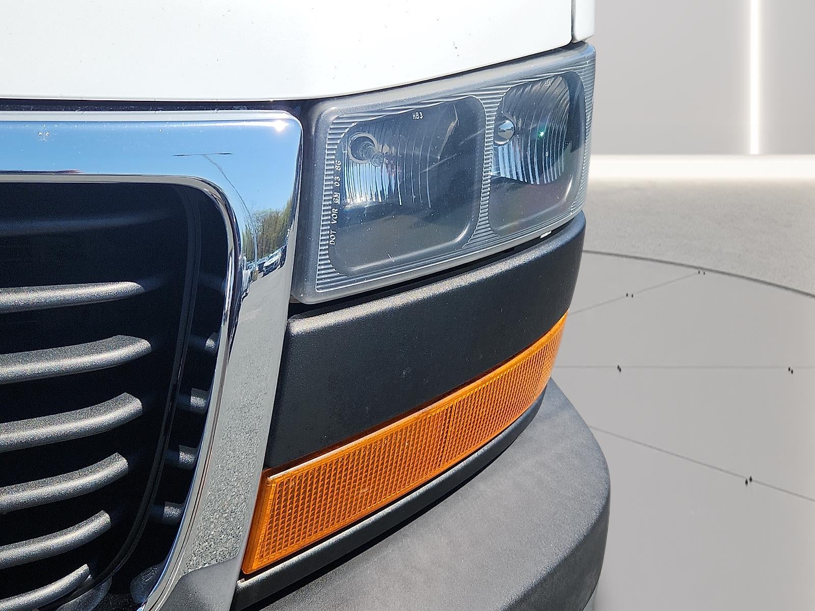 2015 GMC Savana Cargo Van Base