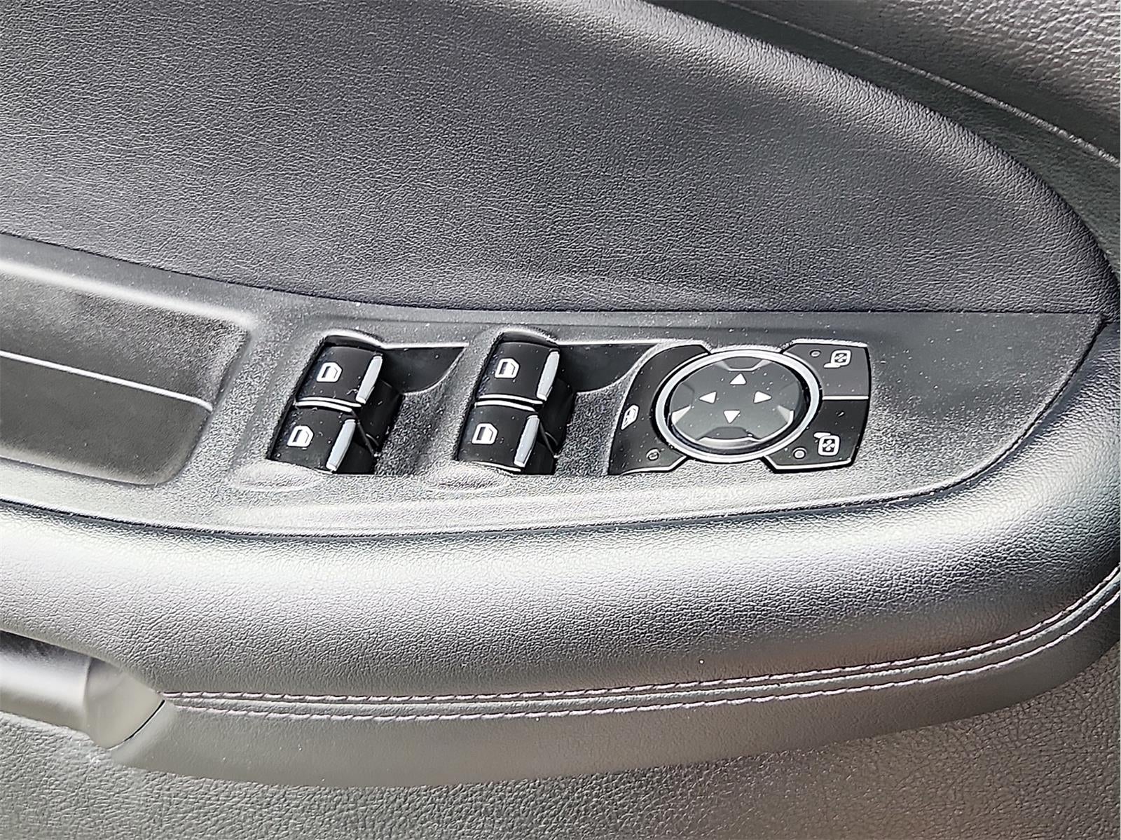 2022 Ford Edge SE
