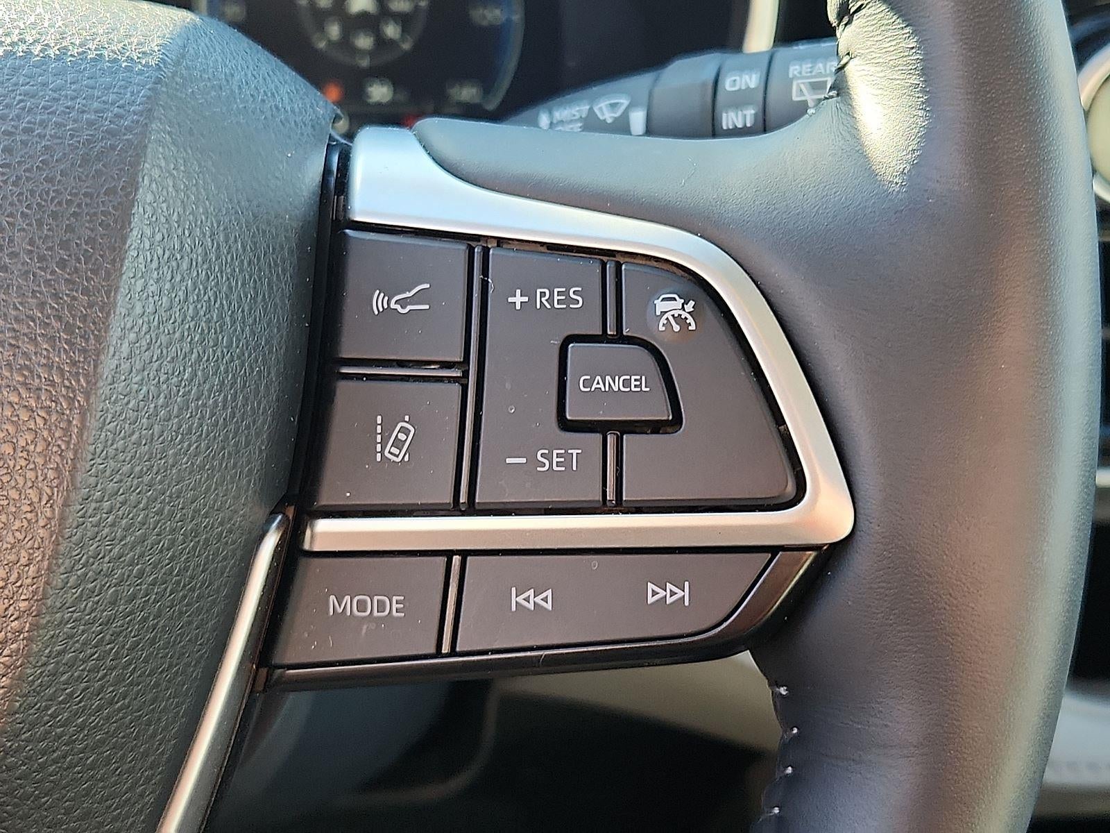 2023 Toyota Highlander Hybrid Platinum