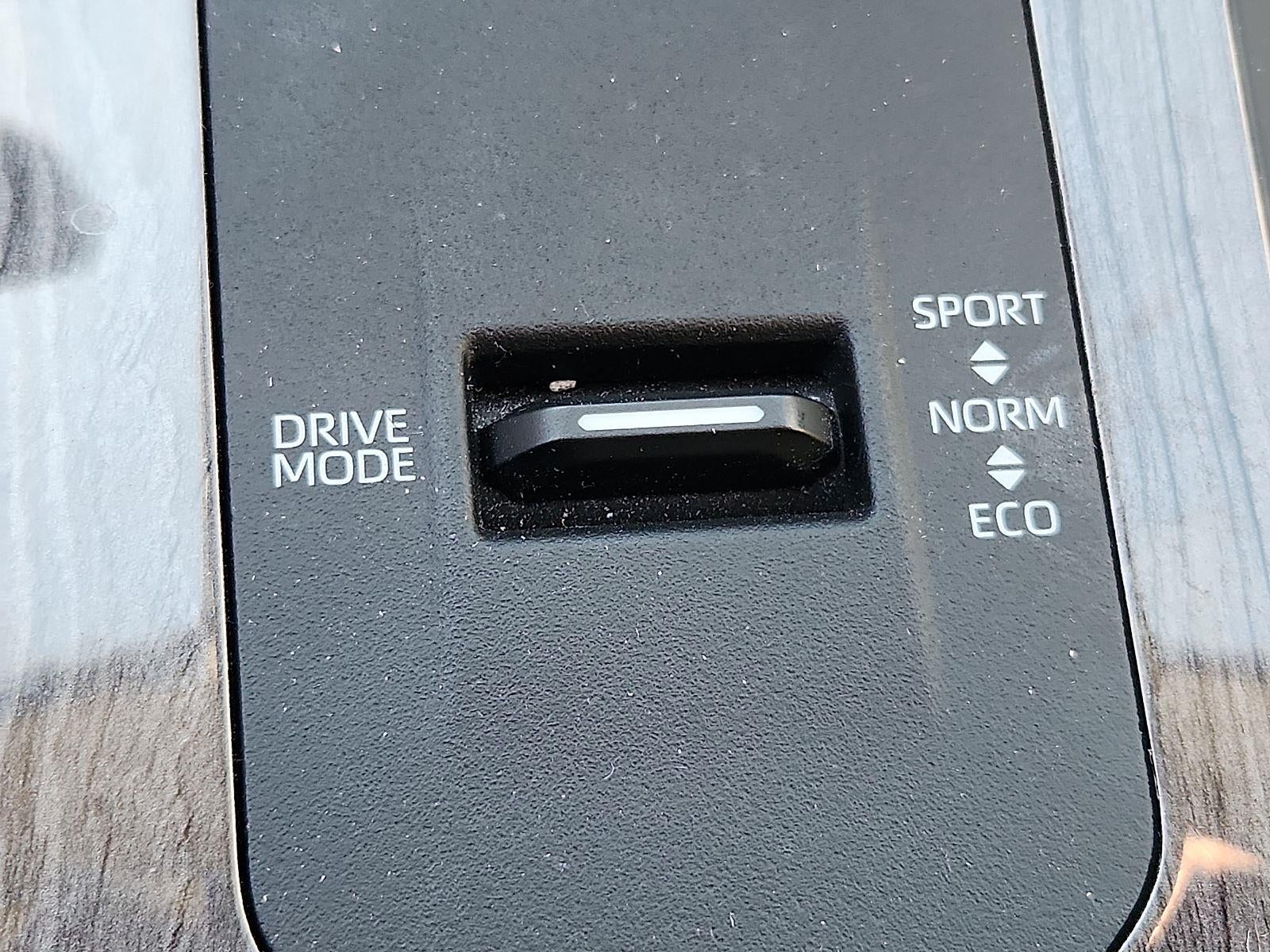 2023 Toyota Highlander Hybrid Platinum