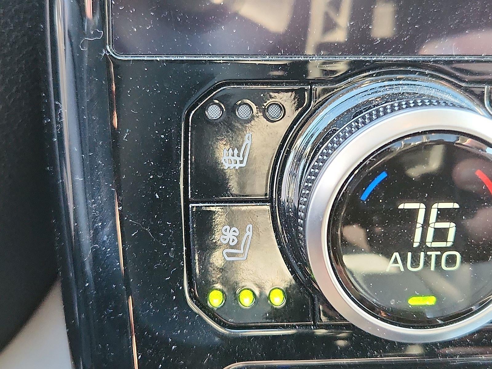 2023 Toyota Highlander Hybrid Platinum