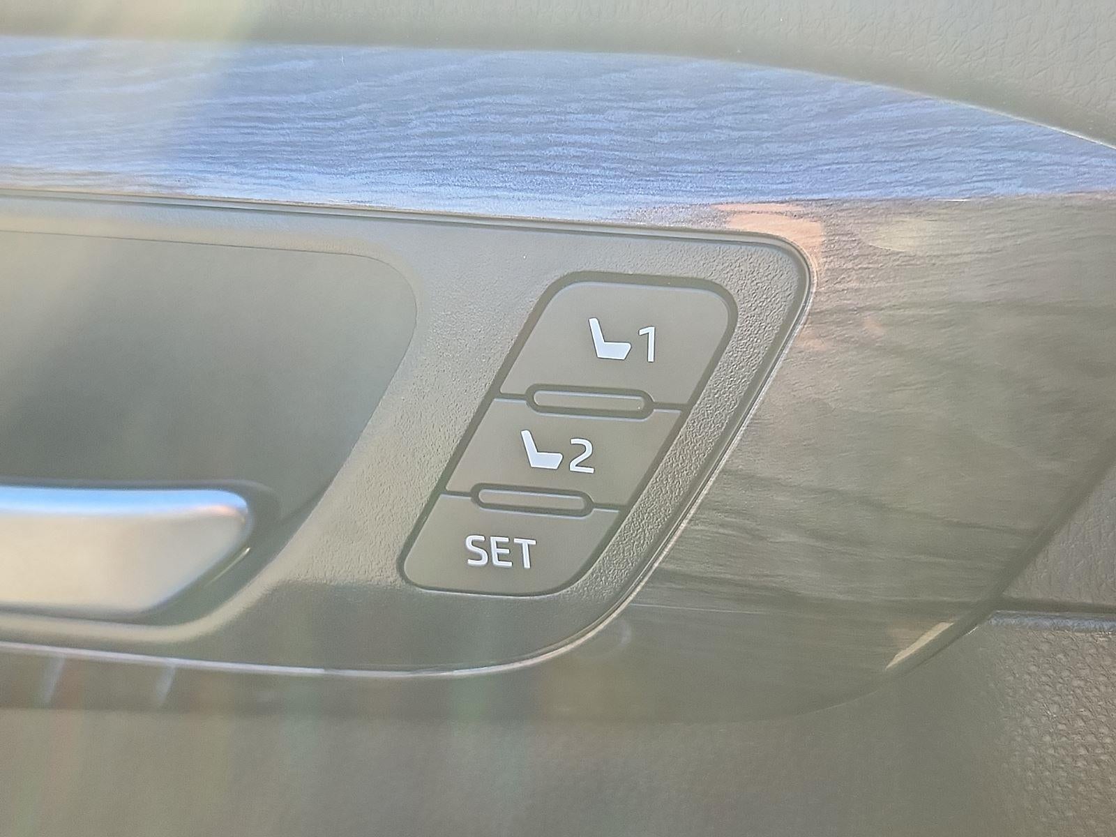 2023 Toyota Highlander Hybrid Platinum