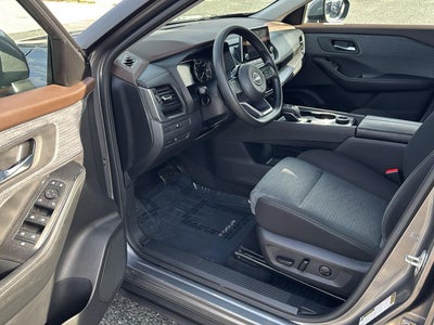 2023 Nissan ROGUE Base