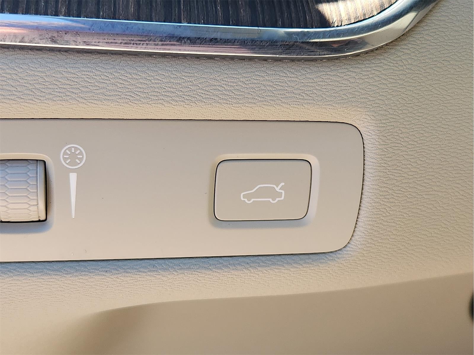 2022 Volvo XC60 Momentum