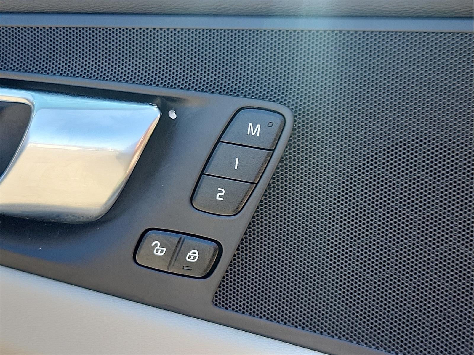 2022 Volvo XC60 Momentum