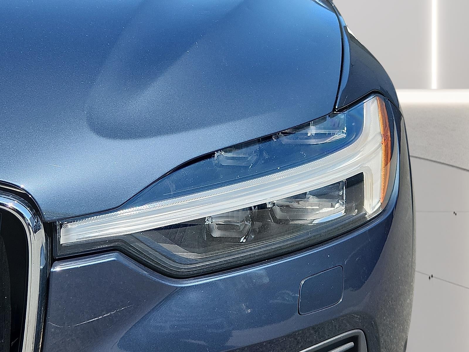 2022 Volvo XC60 Momentum