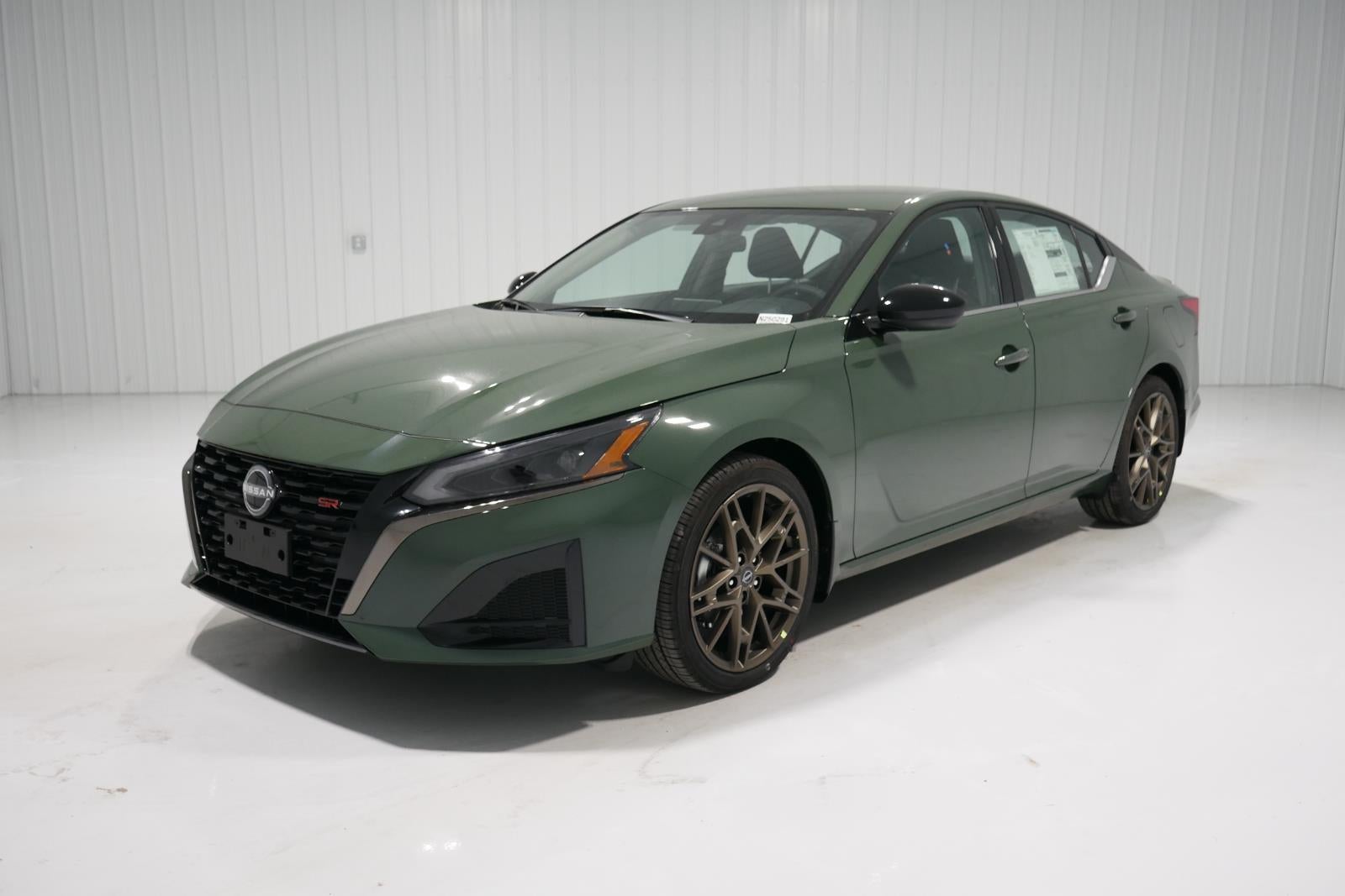 2025 Nissan Altima SR