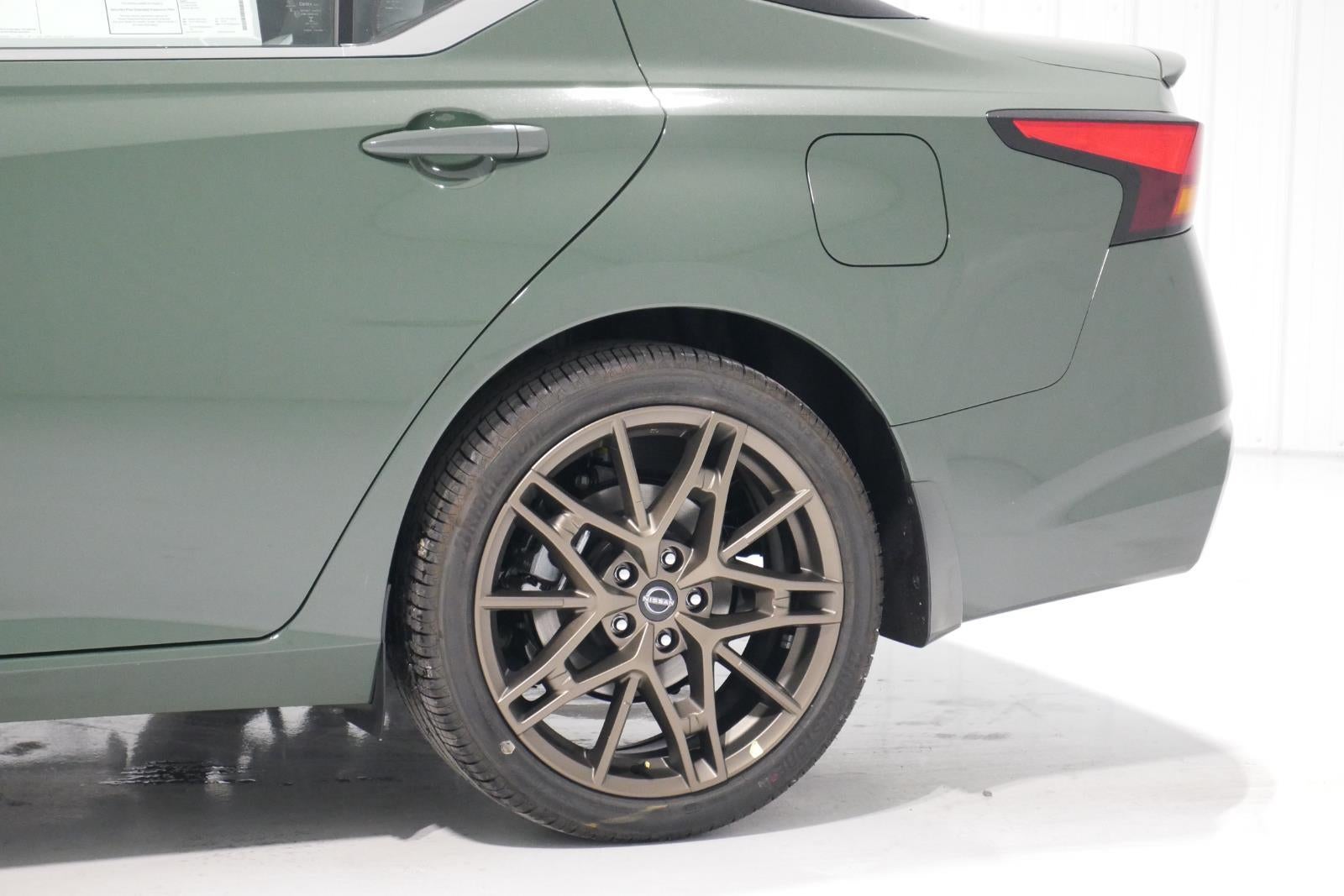 2025 Nissan Altima SR