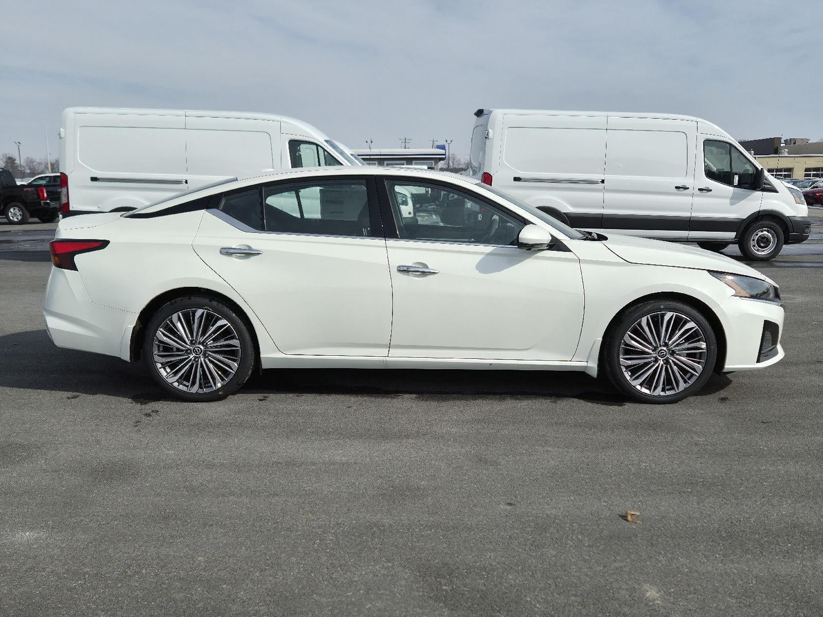 2025 Nissan Altima SL