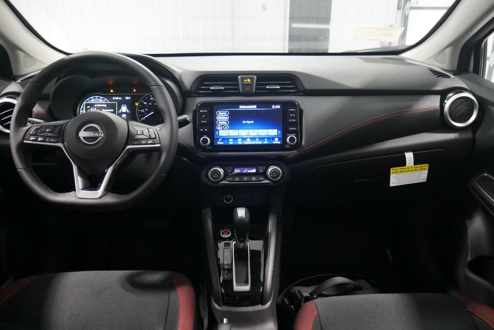 2025 Nissan Versa SR