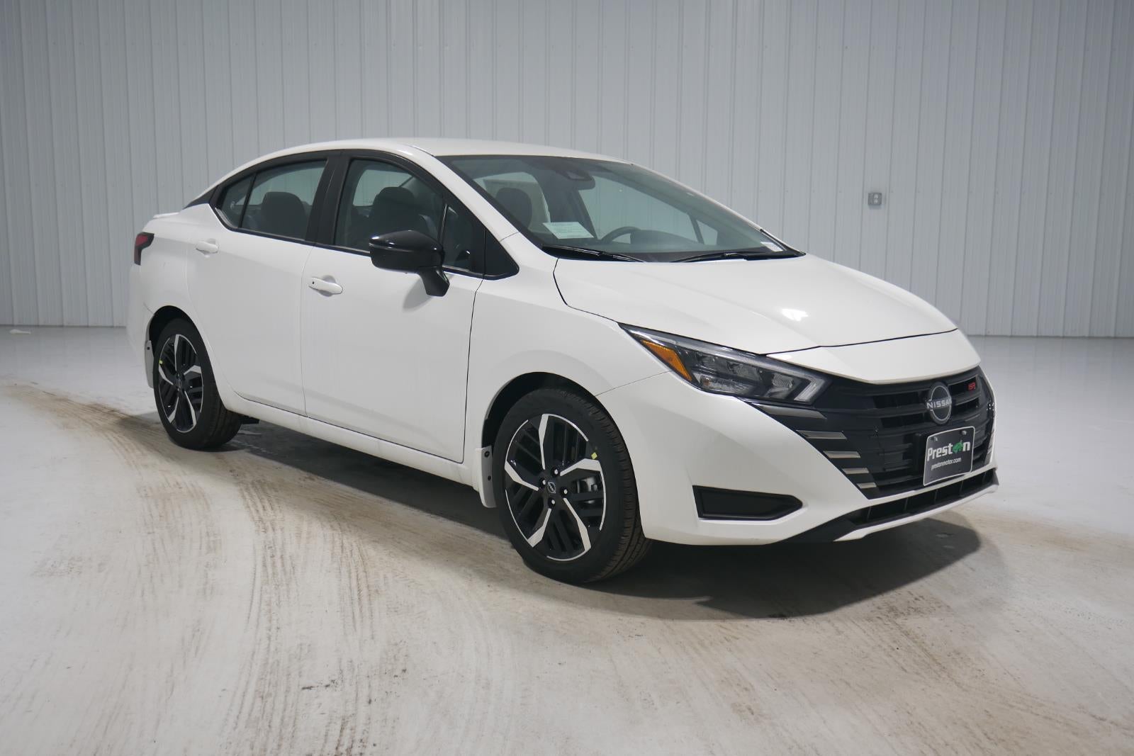 2025 Nissan Versa SR