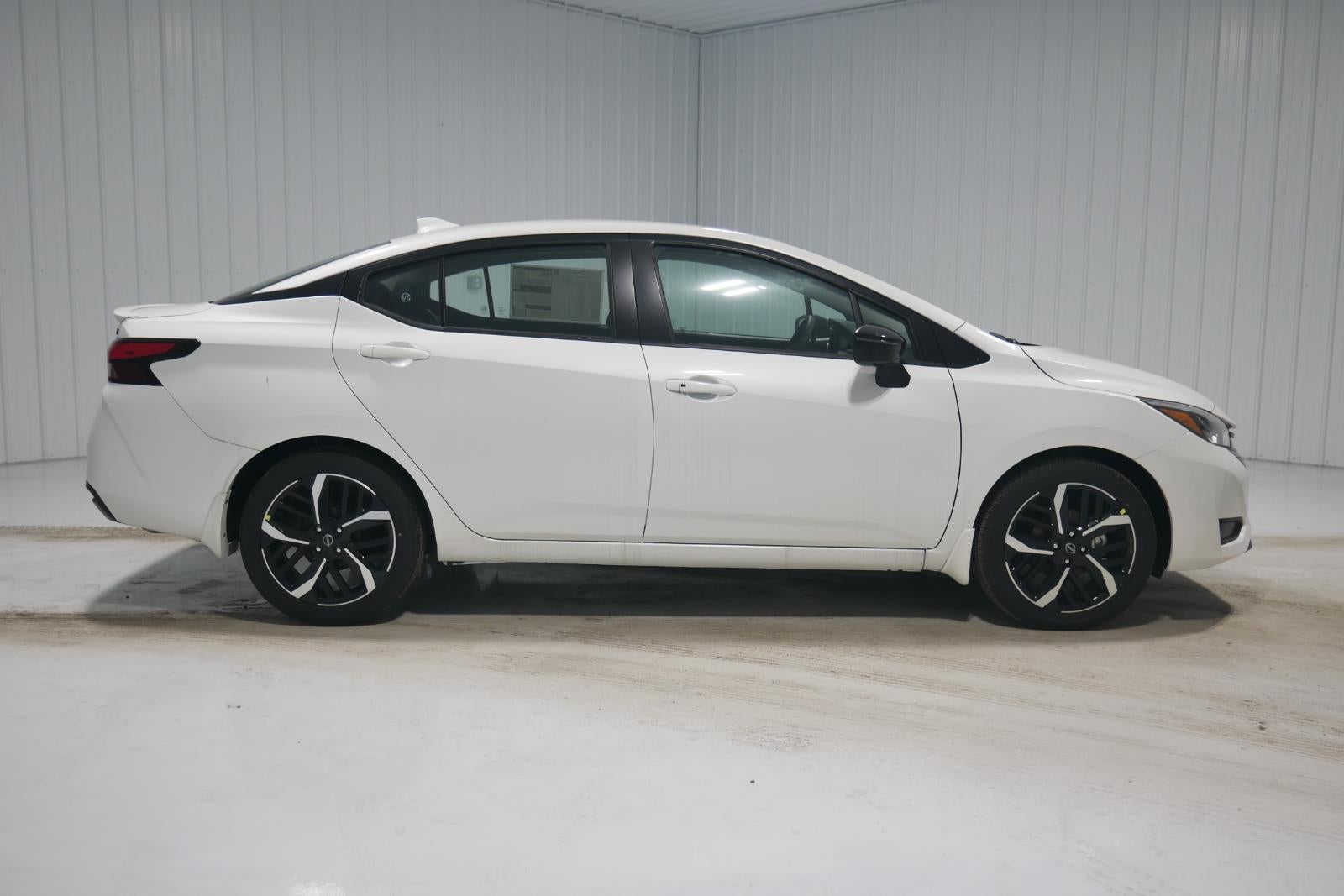 2025 Nissan Versa SR