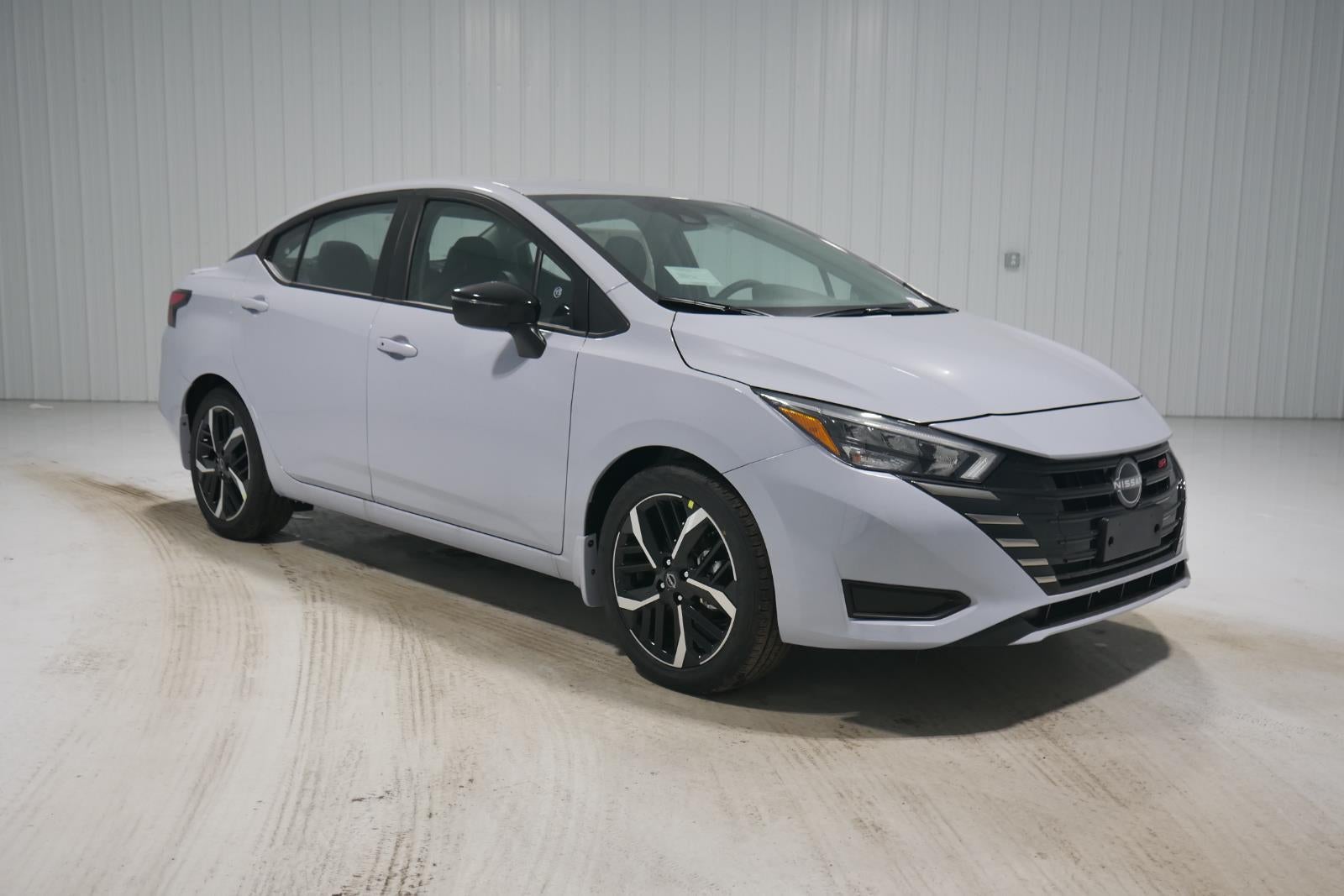 2025 Nissan Versa SR