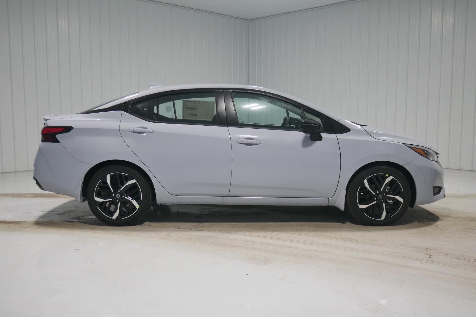 2025 Nissan Versa SR