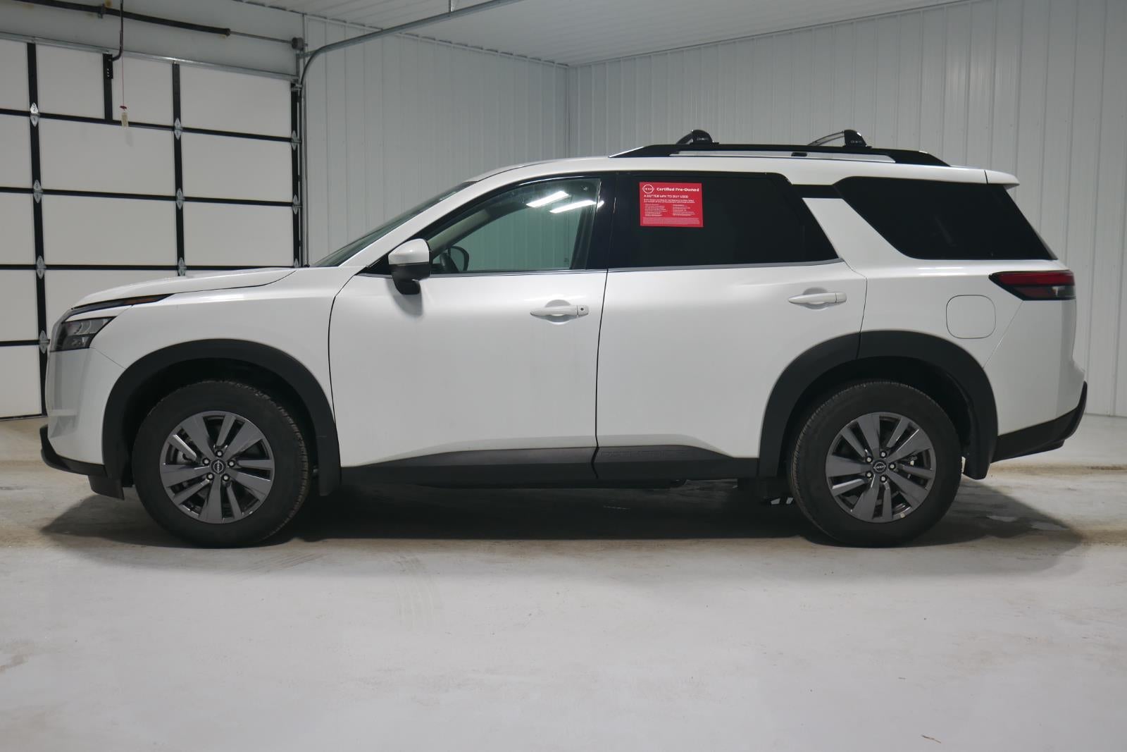 2025 Nissan Pathfinder SV