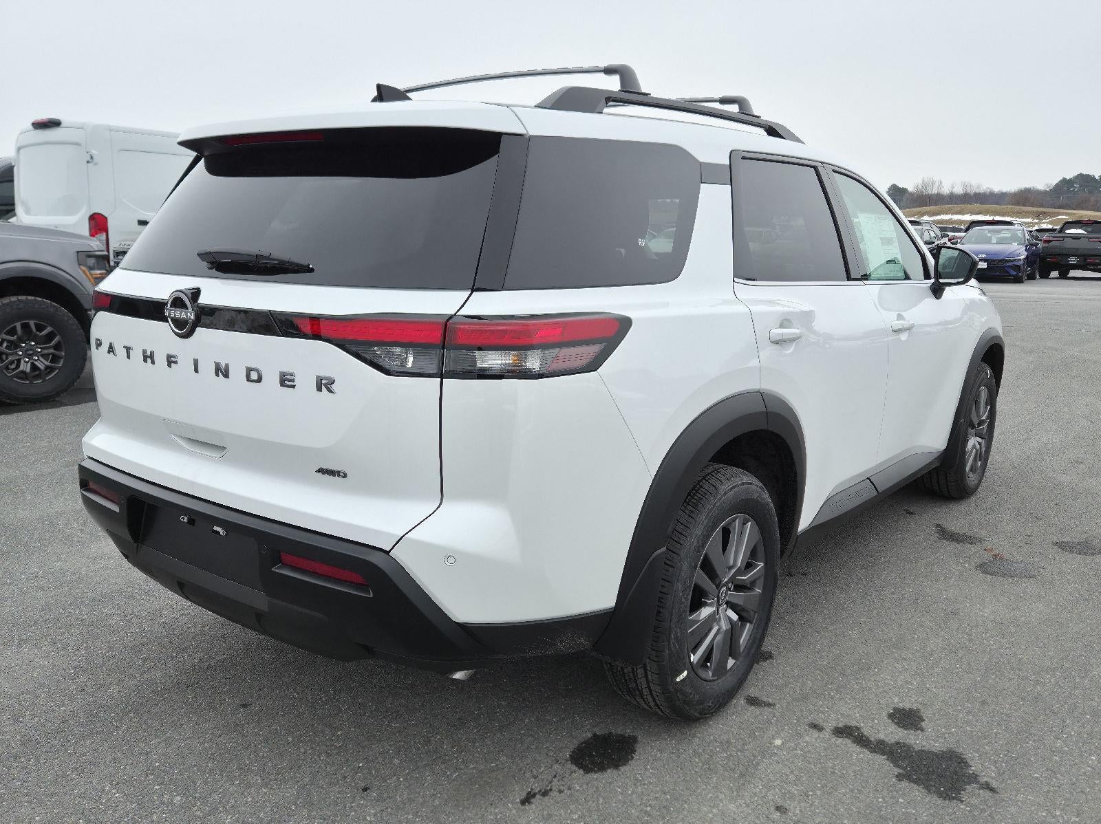 2026 Nissan Pathfinder SV