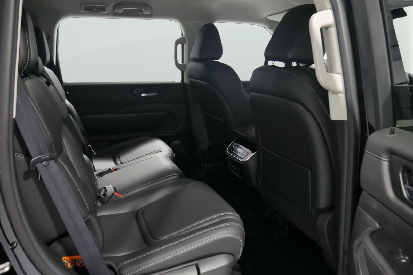 2026 Nissan Armada SV