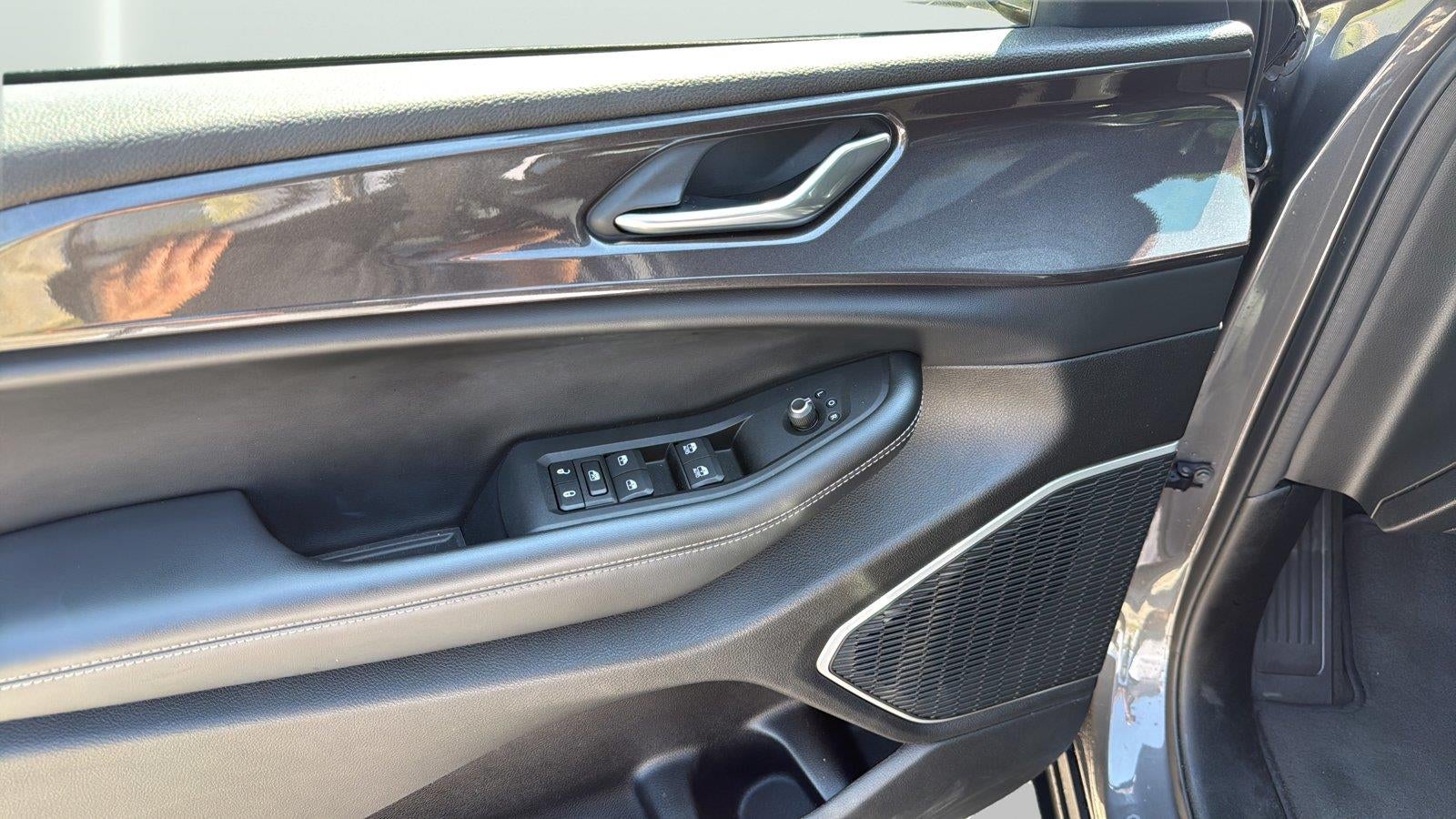 2022 Jeep Grand Cherokee Altitude