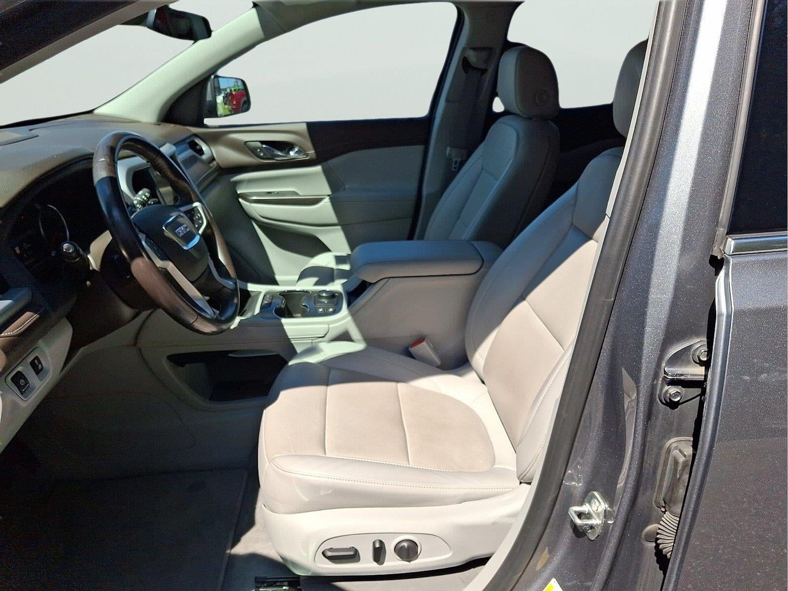2021 GMC Acadia SLT