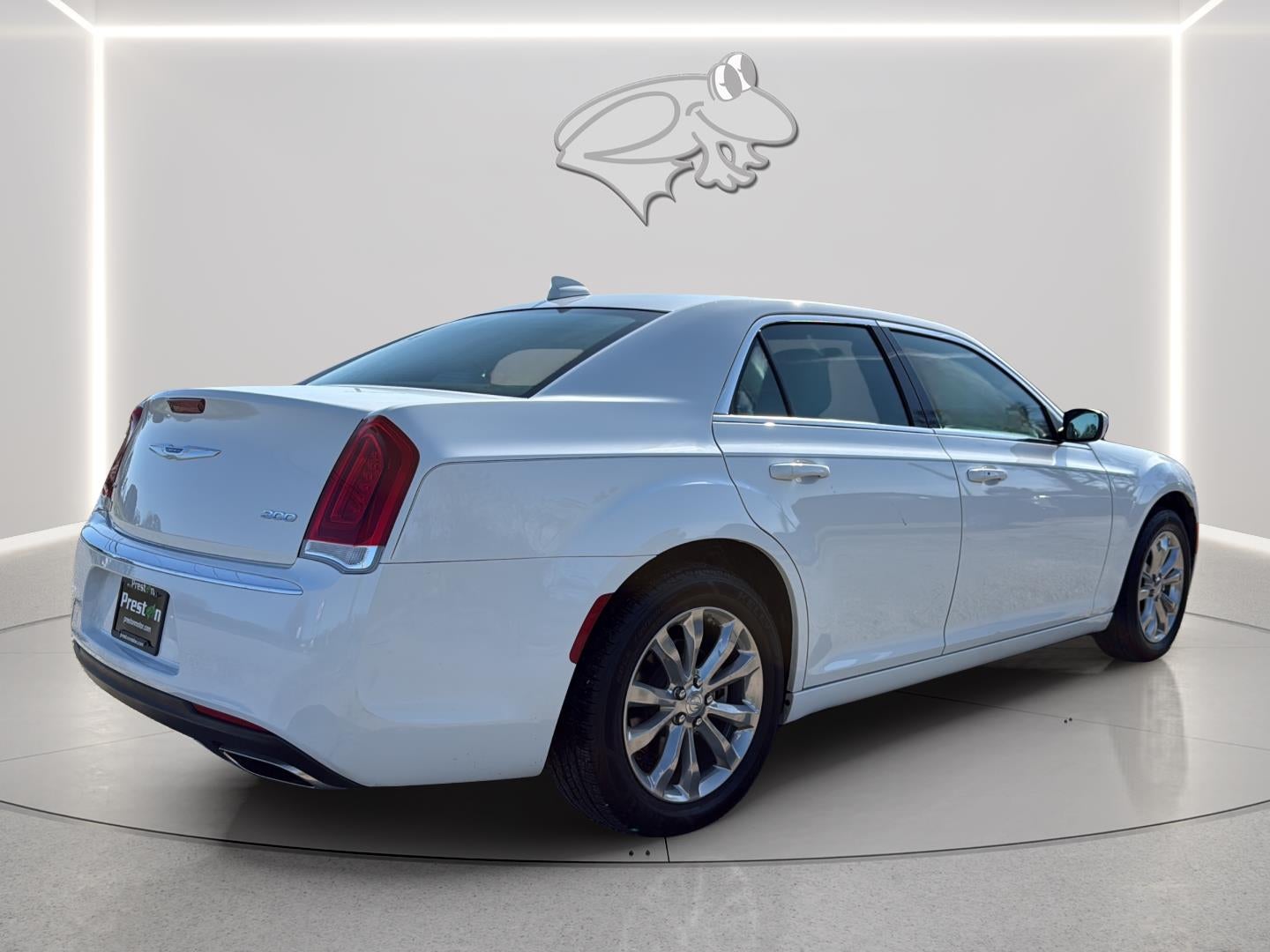 2022 Chrysler 300 Touring