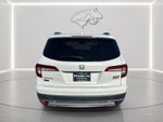 2022 Honda Pilot Touring w/Rear Captain's Chairs