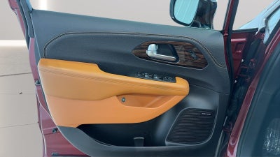 2023 Chrysler Pacifica Hybrid Pinnacle