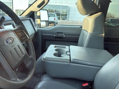 2016 Ford Super Duty F-550 DRW XL