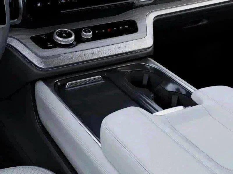 2027 Ford Expedition Max MAX Platinum