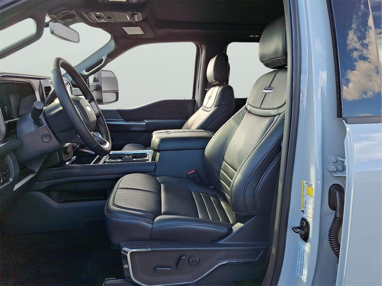 2025 Ford Super Duty F-250 Platinum