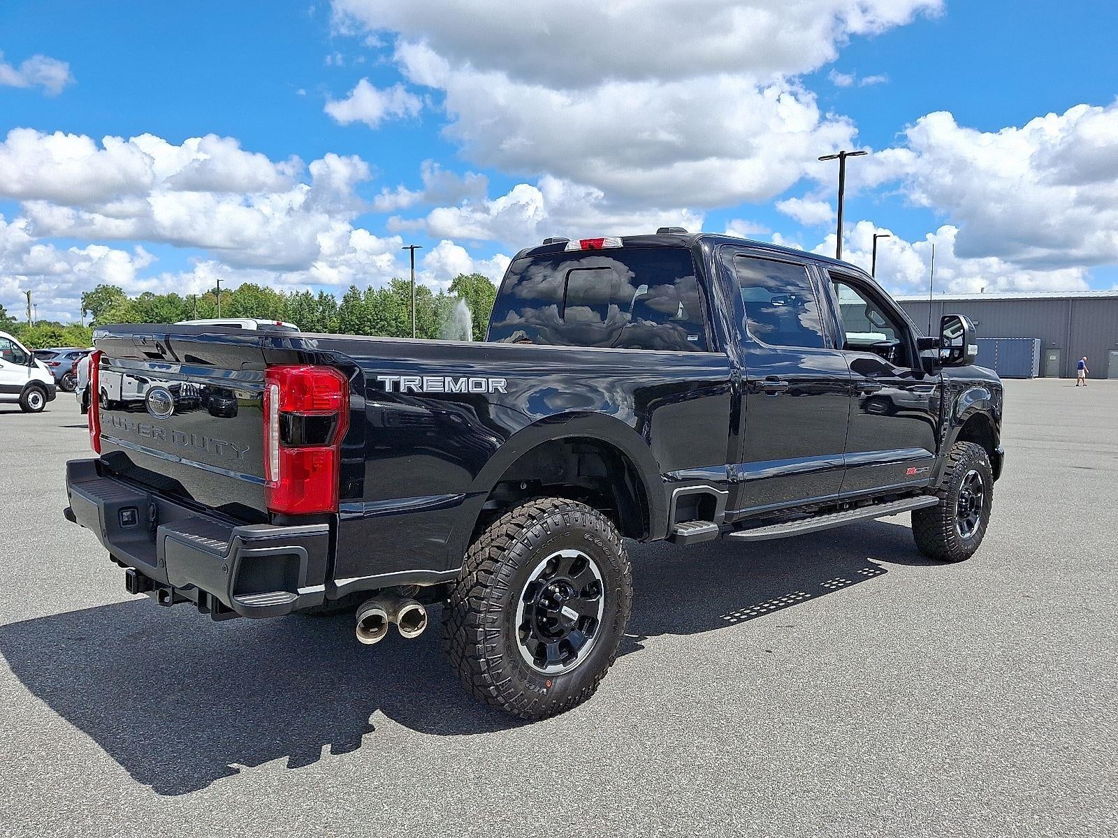 2025 Ford Super Duty F-350 LARIAT