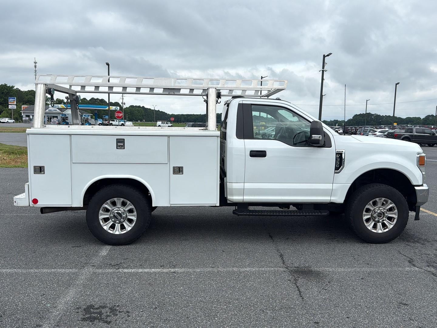 2022 Ford Super Duty F-350 SRW XL