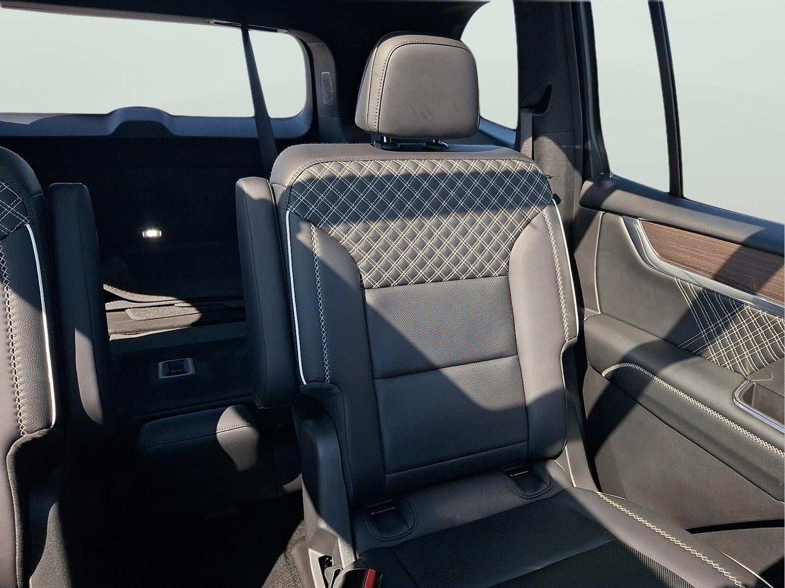 2025 GMC Acadia AWD Denali