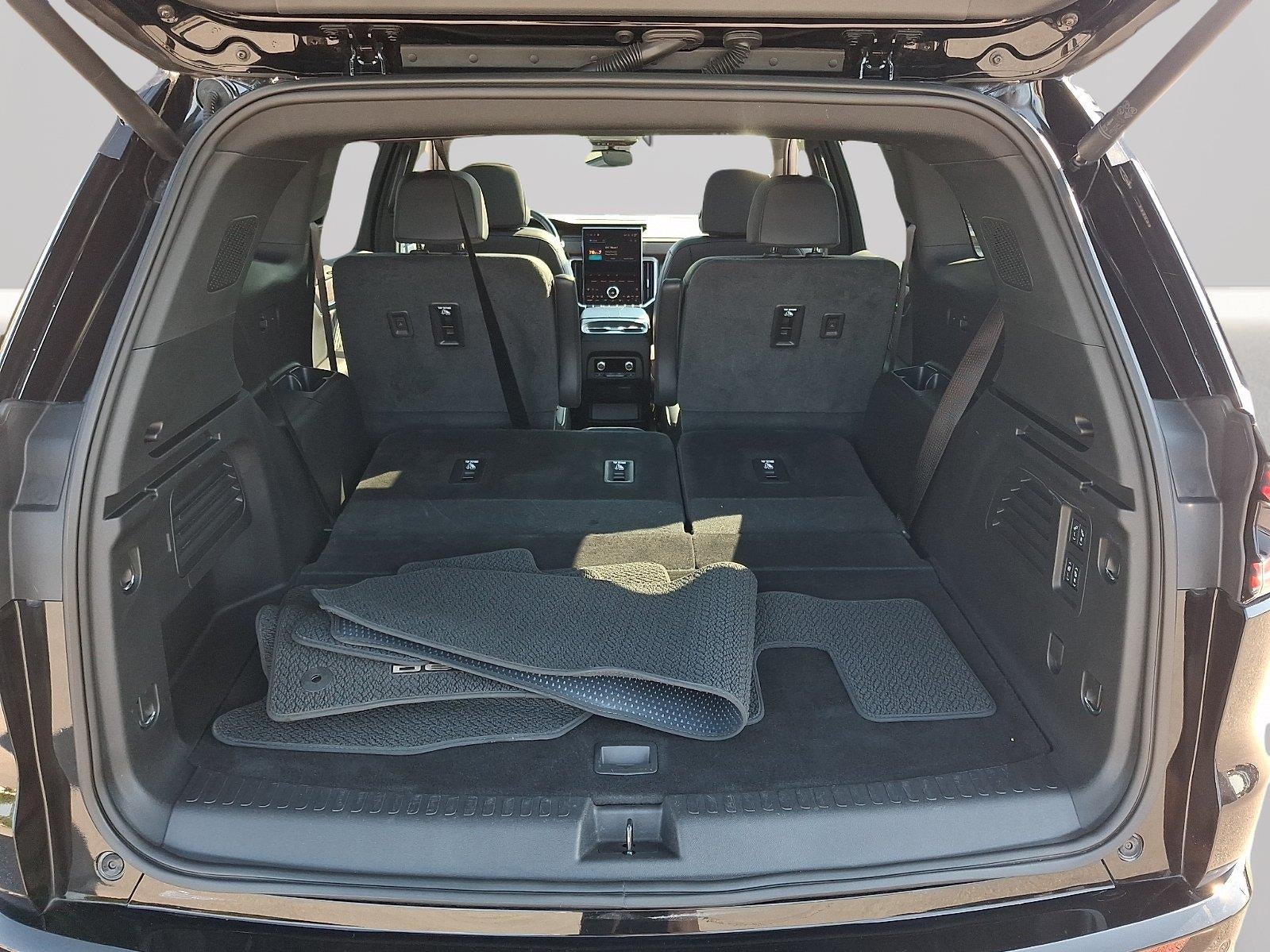 2025 GMC Acadia AWD Denali