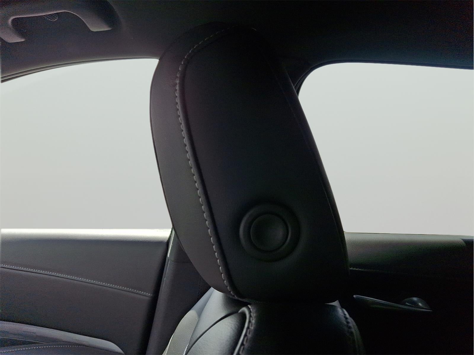 2024 Cadillac XT4 AWD Premium Luxury