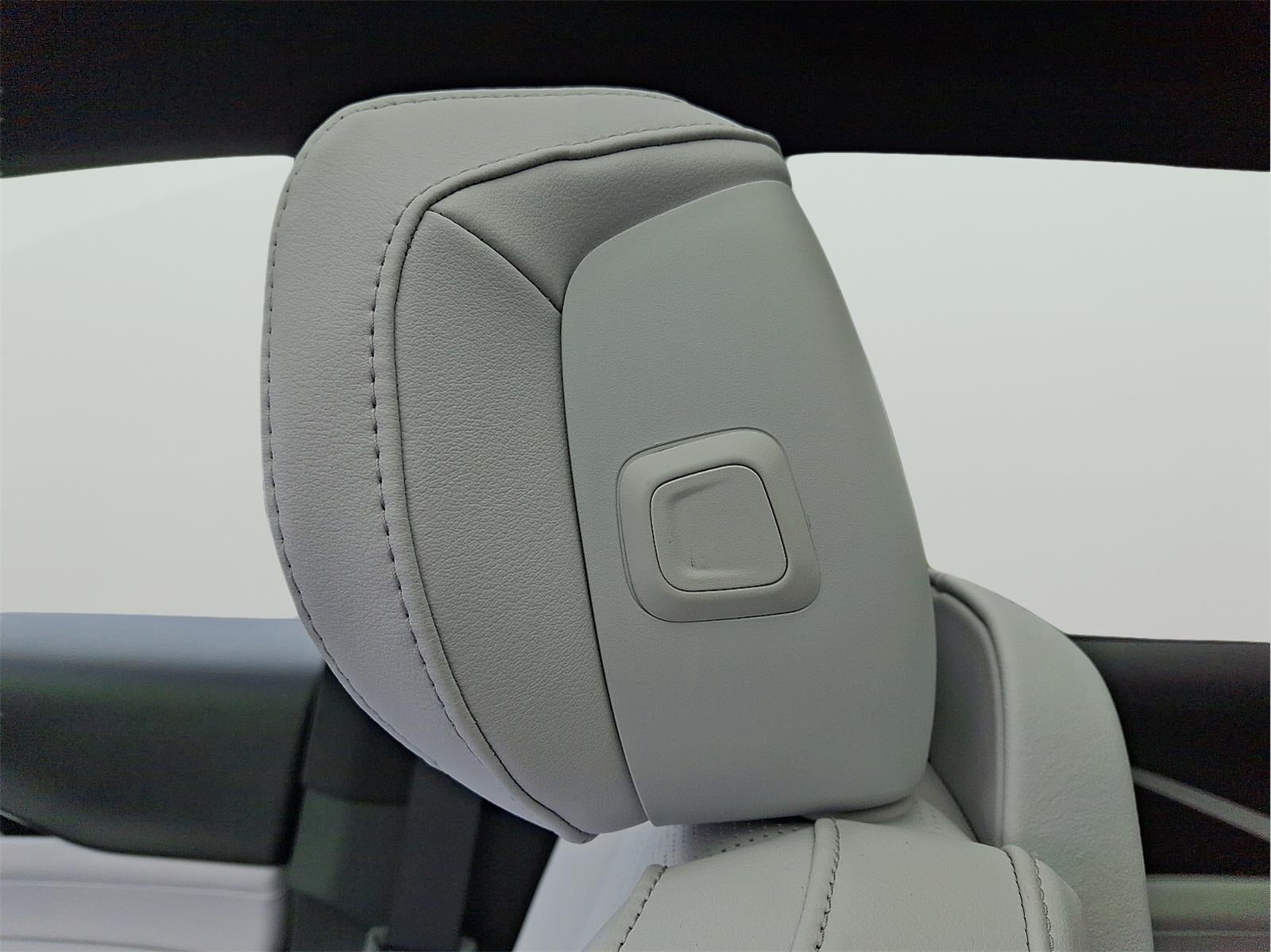 2025 Cadillac LYRIQ Luxury