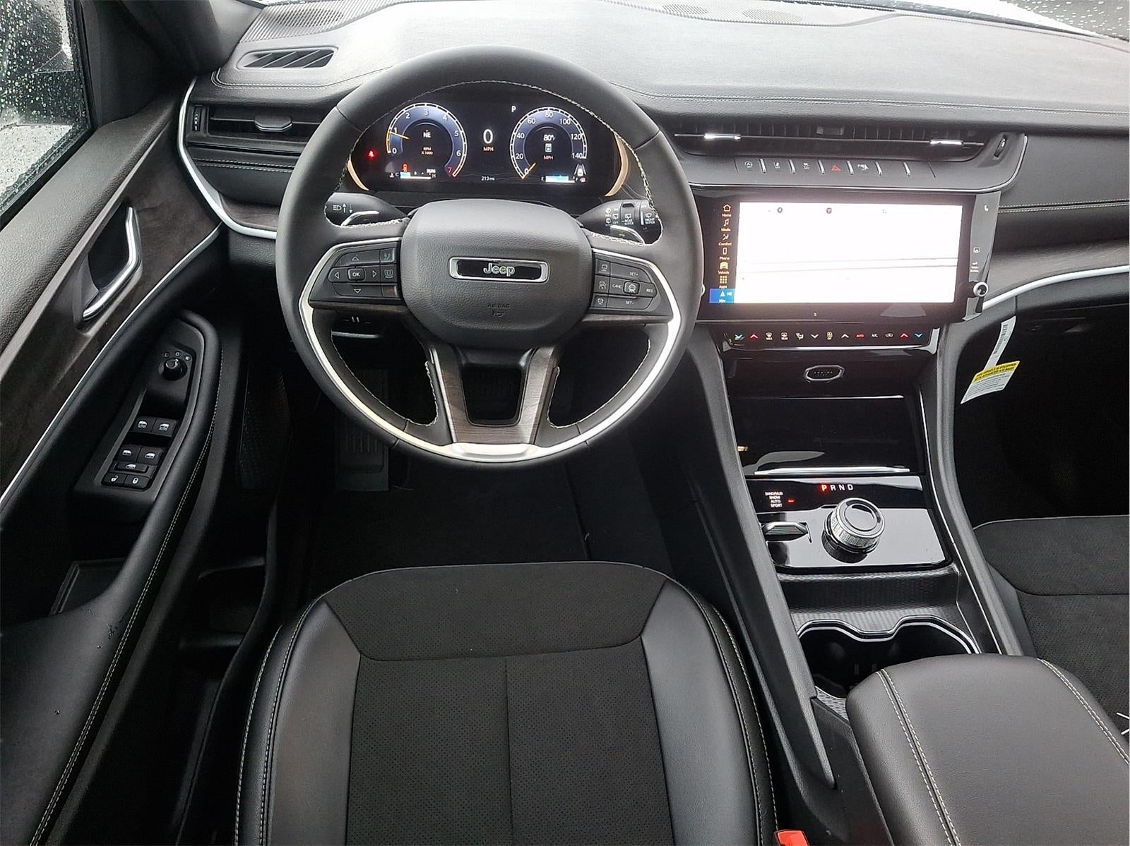 2026 Jeep Grand Cherokee Laredo Altitude