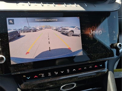 2026 Jeep Grand Cherokee Laredo Altitude