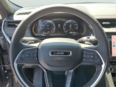 2026 Jeep Grand Cherokee Laredo Altitude